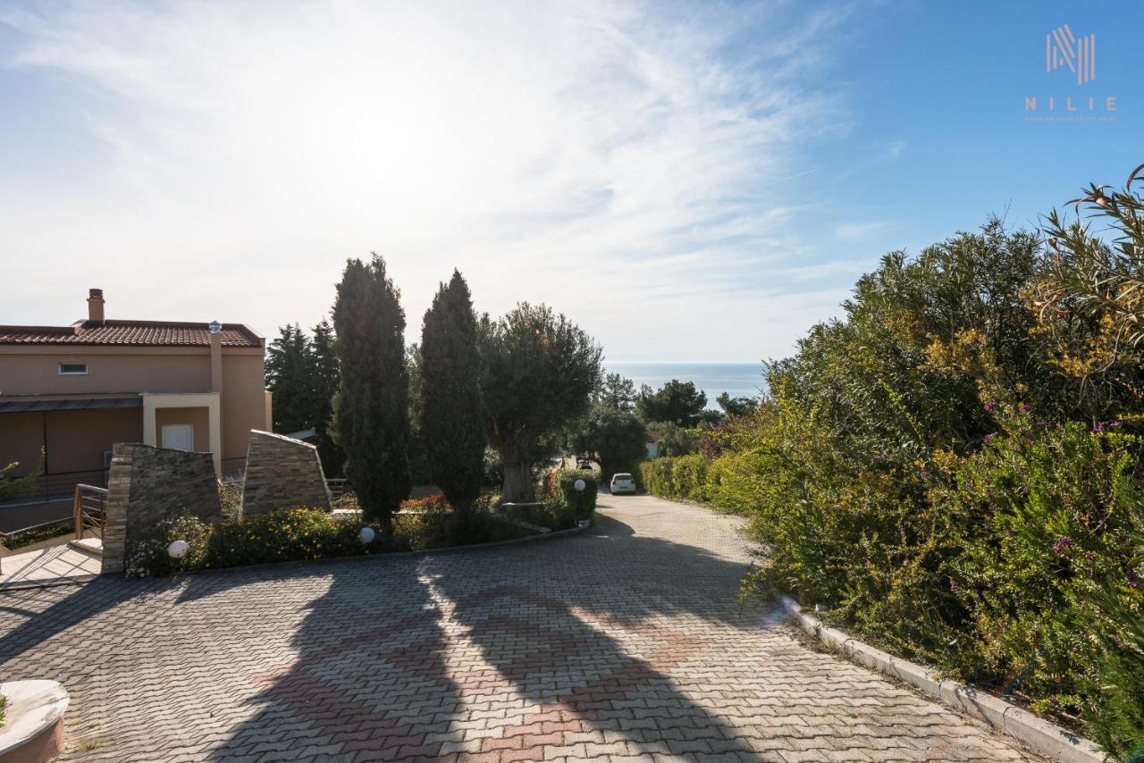 Breathtaking Villa, Nilie Hospitality Mgmt Poszídi Kültér fotó